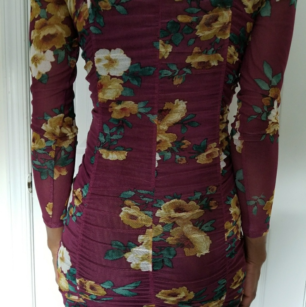 Women's Longsleeved Printed Floral Mesh Ruched Fro